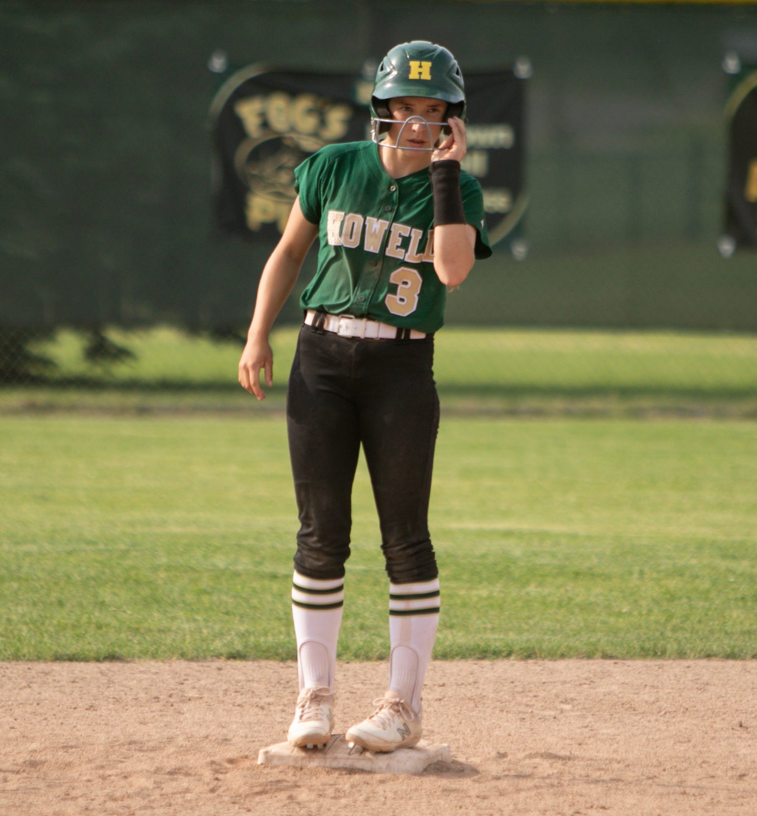Freshman's clutch hit lifts Howell past Brighton in district softball