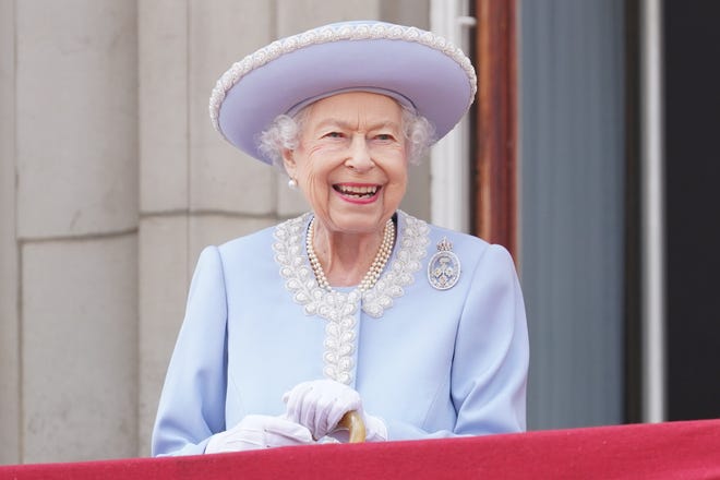 Queen Elizabeth Ii Appears On Palace Balcony For Platinum Jubilee Queen Elizabeth Ii Appears On Palace Balcony For Platinum Jubilee