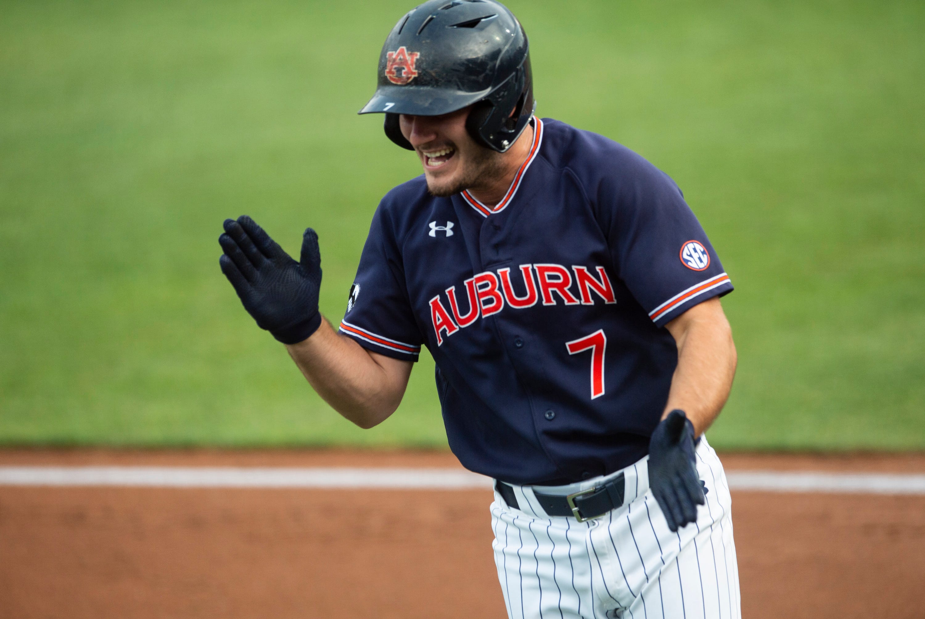 see-auburn-s-cole-foster-homer-both-sides-of-plate-vs-selu-baseball