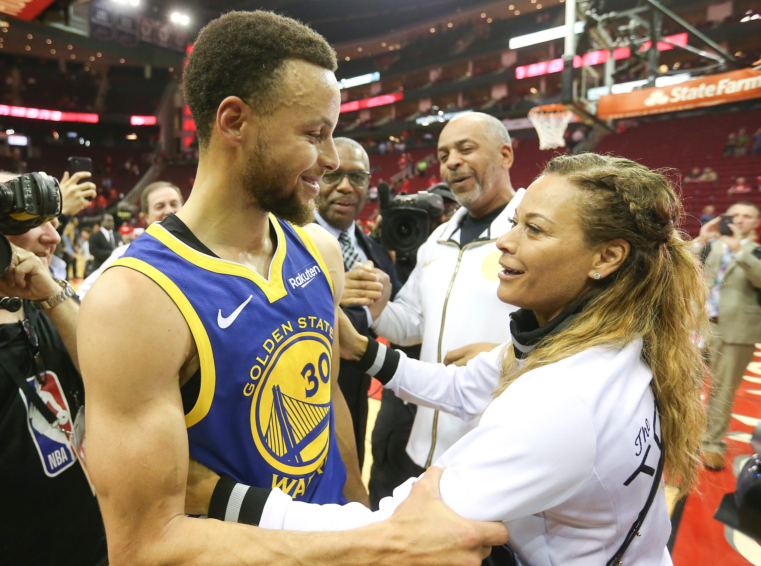 Steph Curry's parents Dell and Sonya both allege infidelity in divorce Steph Curry's parents Dell and Sonya both allege infidelity in divorce