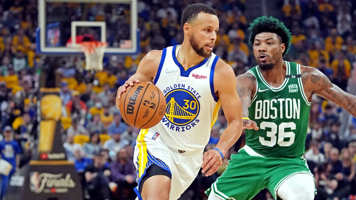 Steph Curry scored a game-high 29 points for the Warriors.