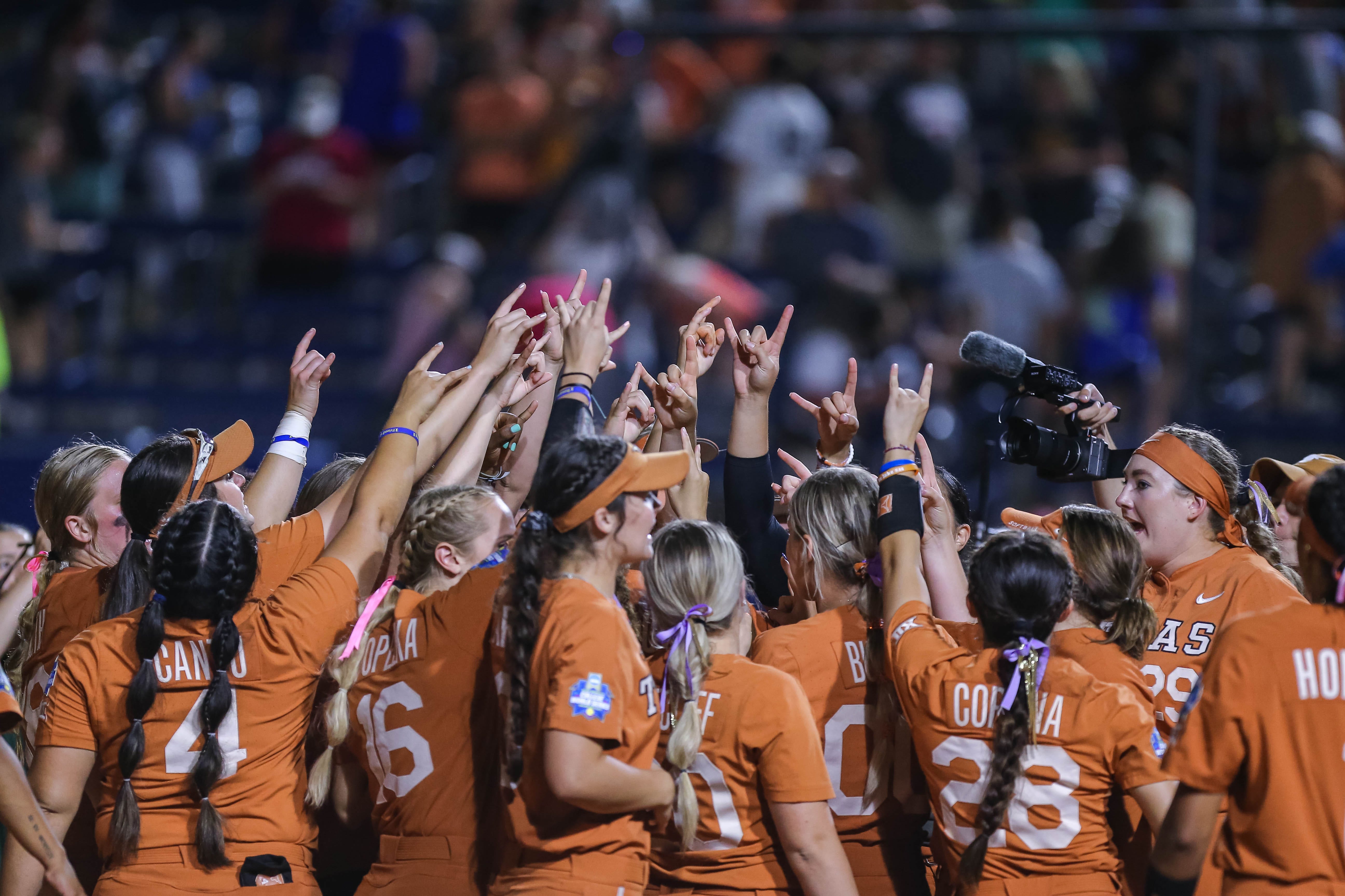 Texas softball first unseeded team to get to WCWS final