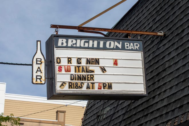 Το Brighton Bar στο Long Branch πραγματοποίησε την τελευταία του εμφάνιση τον Μάρτιο.