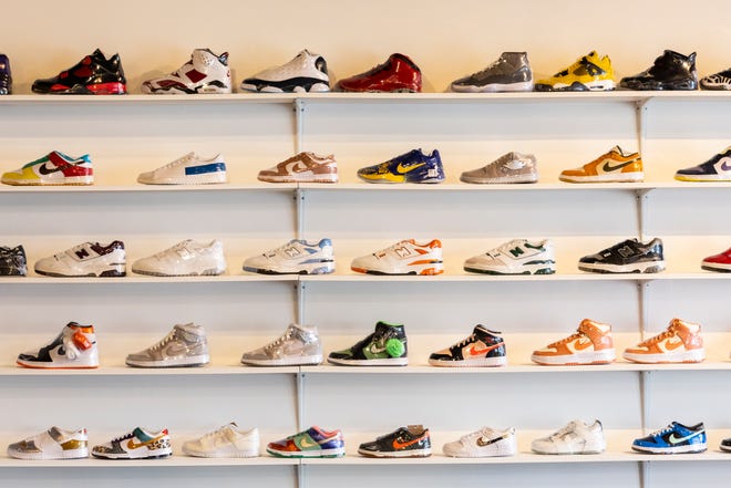 Awoken Kicks ha abierto en Harrison Street y ofrece una selección de zapatos y ropa vintage.