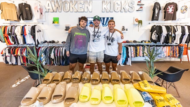 Awoken Kicks abre con zapatos de diseñador y ropa vintage