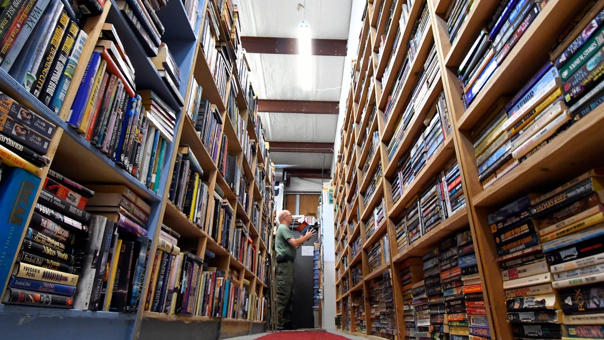 NU2U Books, a Large Used Bookstore in Melbourne