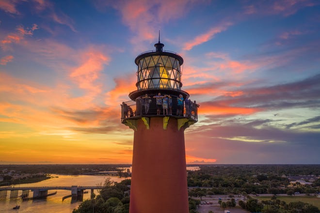Is it Florida? Or is it California? Both have many lighthouses, and a number of other common features. But the two states' governors say they are radically different.