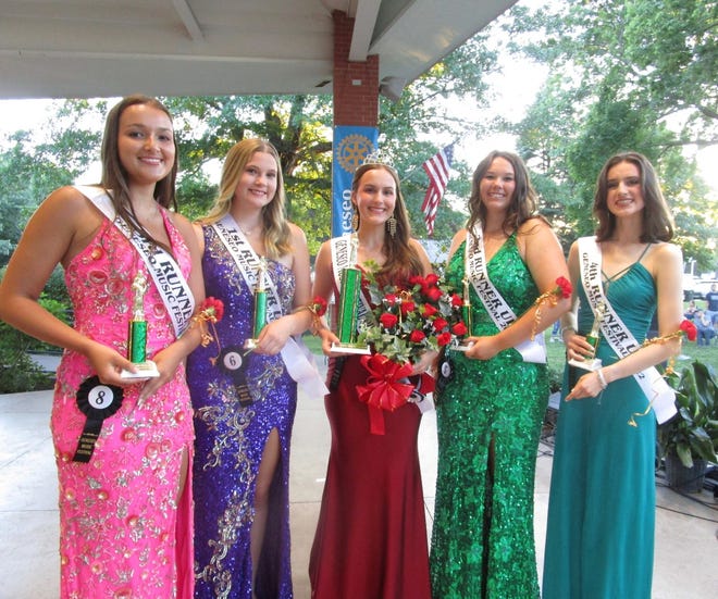 Eliza Farley, center, daughter of George and Gail Farley, Geneseo, was crowned queen at the 2022 Geneseo Music Festival Queen Pageant Friday, June 17, in Geneseo City Park. Members of the court are, from left, Elysia Woulf, daughter of Joe and Jill Woulf, third runner-up; Emma Dodge, daughter of Jeremy and Amy Dodge, first runner-up; the queen; Morgan Snell, daughter of Randy and Emily Snell, second runner-up; and Anna Snyder, daughter of Jason and Sarah Snyder, fourth runner-up. The queen and court reigned over the weekend of Music Festival festivities. The pageant is sponsored each year by the Geneseo Rotary Club and the queen receives $500 scholarship money, and each runner-up also receives scholarship money from the Rotary Club. Contestants not in the court are each given a $25 gift certificate from Geneseo Rotary.