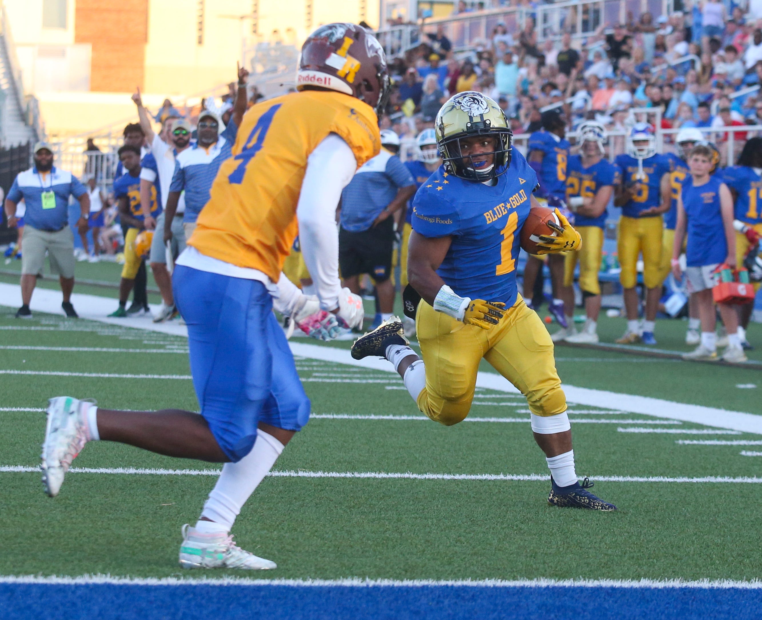 Blue defeats Gold in Delaware DFRC allstar high school football game