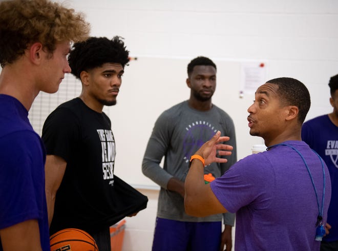 Head Coach David Ragland gives instruction to his players at the first UE Men's Basketball summer practice at Fifth Third Bank Practice Facility in Evansville, Ind., Tuesday, June 21, 2022.