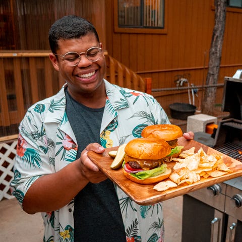 Get delicious, juicy burgers  without burning them
