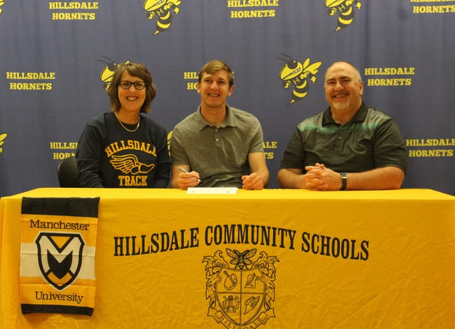 Hillsdale senior Jonah Richards with his mother Jill and father Marc Richards.