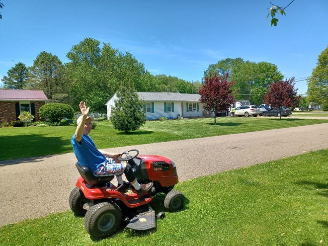 Larry embarks on another terrorizing mowing of his yard, and unfortunately of his neighbors, on a recent sunny Sunday.