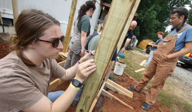Group makes home repairs in Gaston County while seeking Jesus