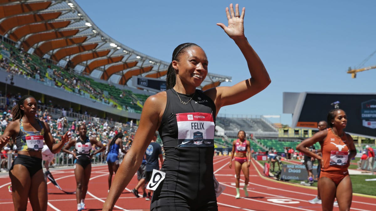 Allyson Felix waves to the crowd after the 400 meter final Saturday at the USA Track and Field Championships.