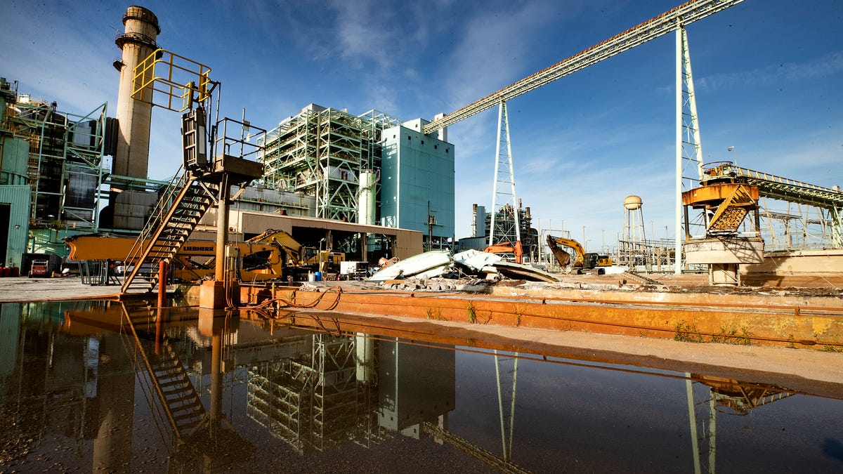 photos-demolition-begins-at-lakeland-electric-s-mcintosh-power-plant