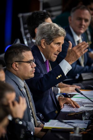 John Kerry, enviado especial do presidente dos EUA para questões climáticas, discursa em uma reunião que ele presidiu com Matthew Samuda, ministro sem pasta da Jamaica, na Conferência das Nações Unidas sobre o Oceano em Lisboa na quarta-feira, 29 de junho de 2022.  JOSÉ SENA GOULÃO/LUSA