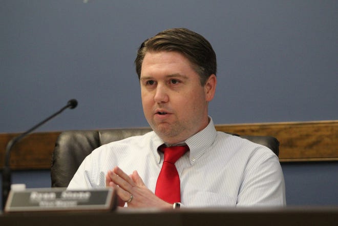 Vice Mayor Ryan Stone addressed the public prior to voting to approve the budget, stating that the town did its best to ensure all its needs were met.