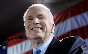 Senator John McCain, R-Ariz., calon presiden dari Partai Republik, merayakan di Miami setelah memenangkan pemilihan pendahuluan presiden dari Partai Republik Florida, 29 Januari 2008.