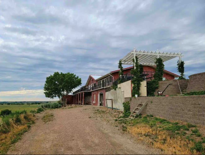 Exterior view of the Circle View Guest Ranch.
