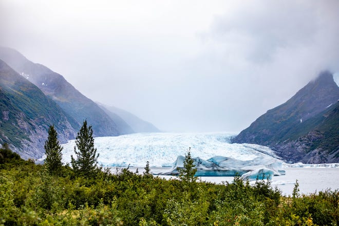 Hop aboard the Alaska Railroad’s Glacier Discovery train for a full day of sightseeing and unique stops, such as Spencer Lake and its incredible view of Spencer Glacier.