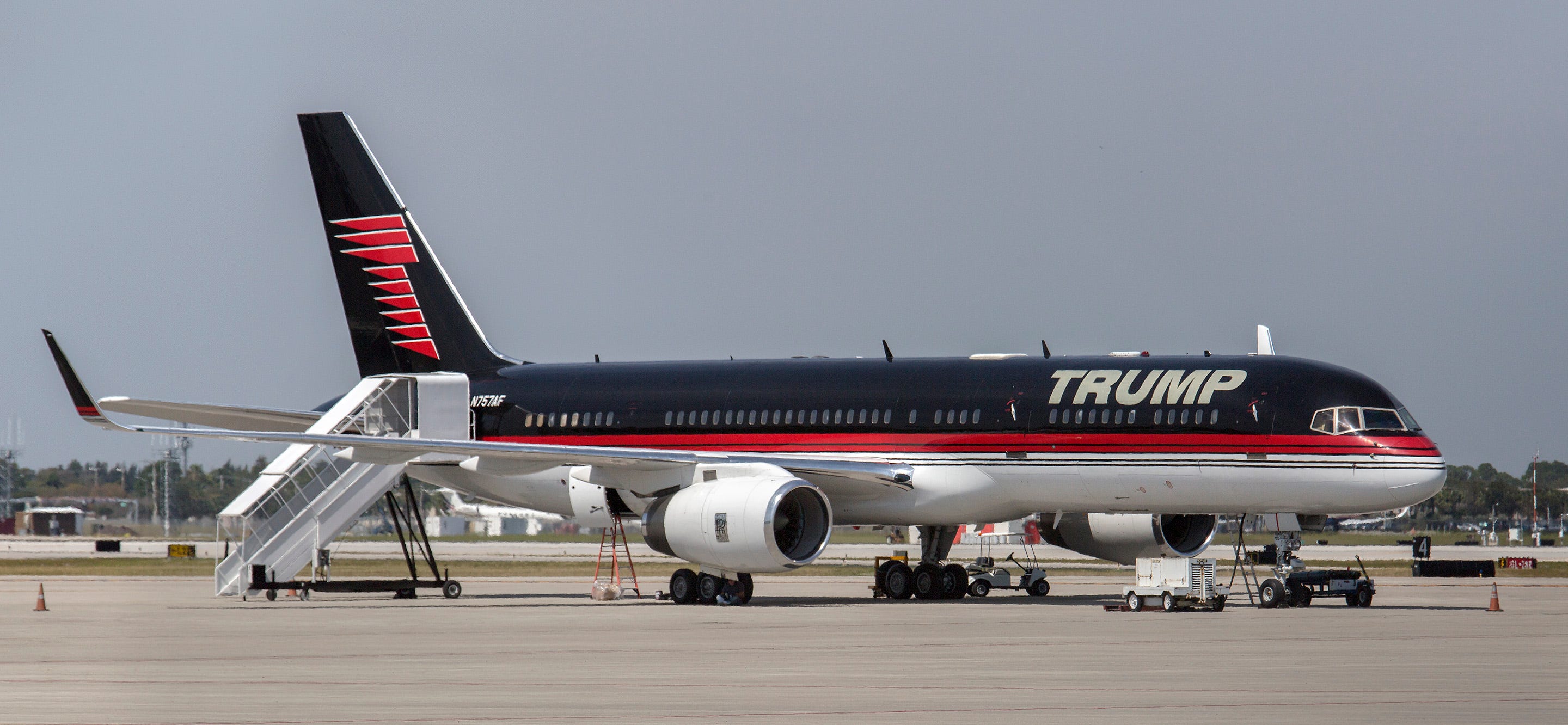 9390cea5-5978-4fc8-b928-099de618466e-030316_Trump_plane_001.JPG
