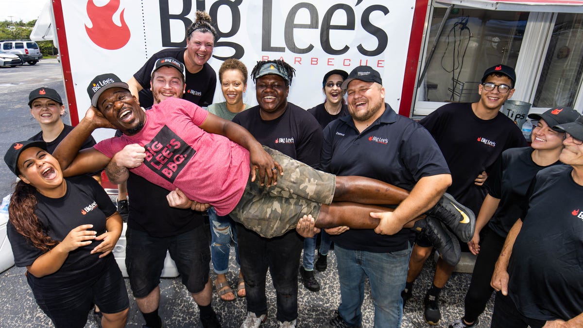 Ocala's Rashad Jones And Crew Celebrate 8 Years With Big Lee's BBQ