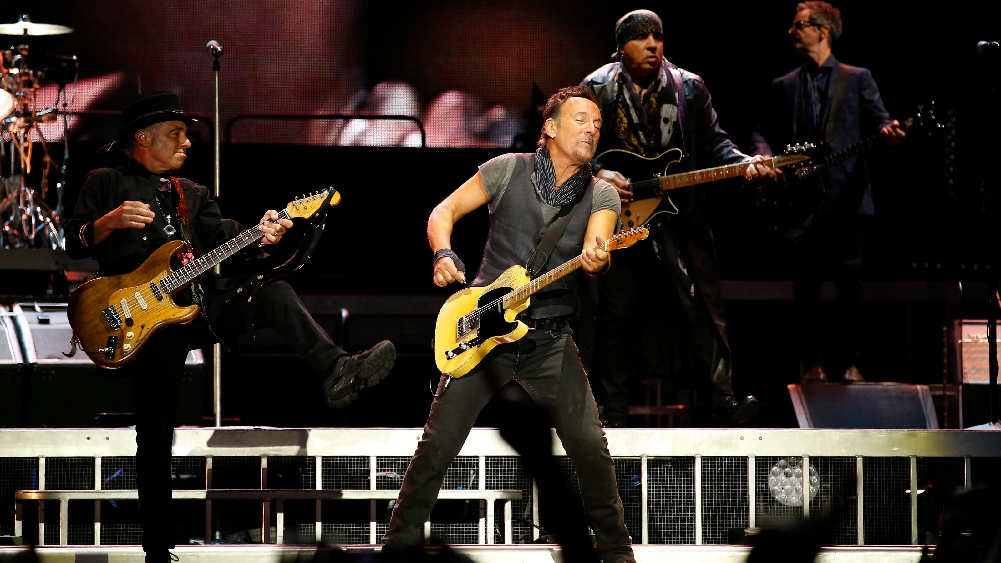 Springsteen, Street Band to perform in