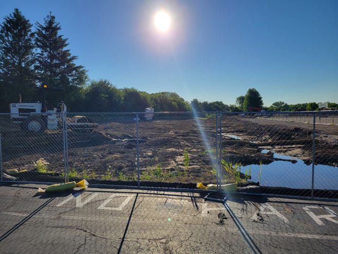 An access drive is being added to Bay Lane Elementary School in the Muskego-Norway School District to improve traffic flow during parent pickup and dropoff.