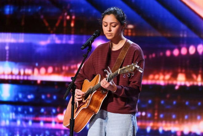 Another moving audition came from Amanda Mammana, a 19-year-old from Connecticut who opened up to the judges about living with a speech impediment.