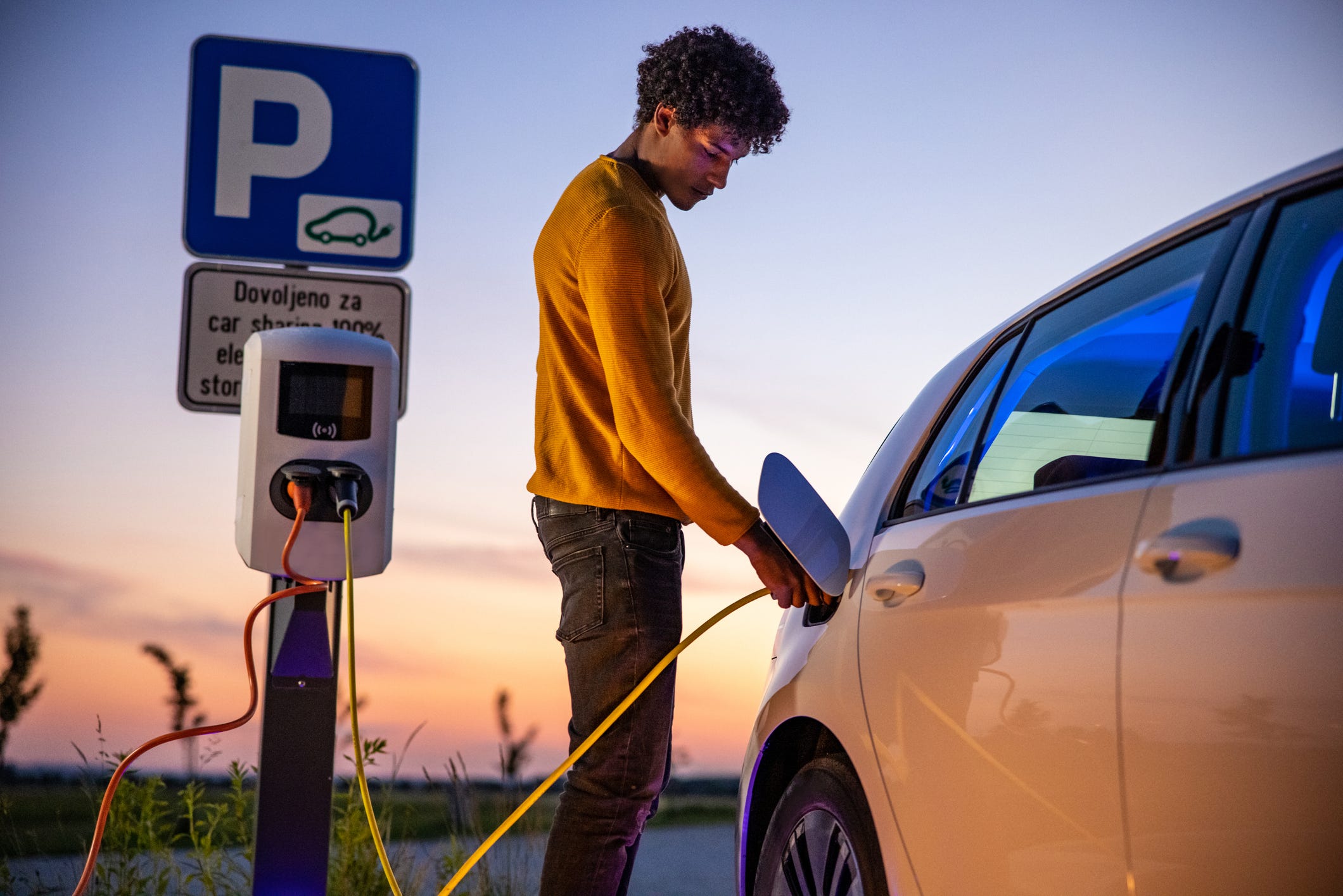 New EV tax credits 2023 See which electric, hybrid vehicles qualify