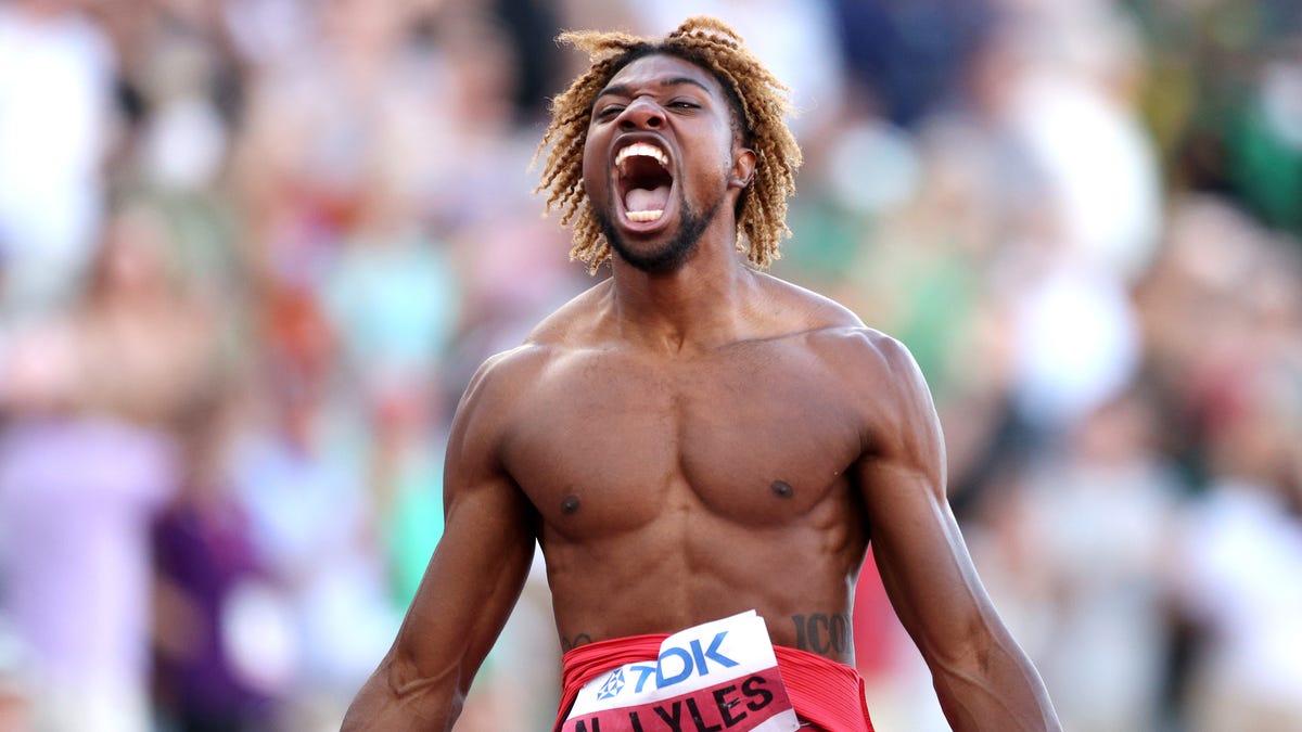 Noah Lyles bests Michael Johnson’s record to repeat as 200 world champ – USA TODAY