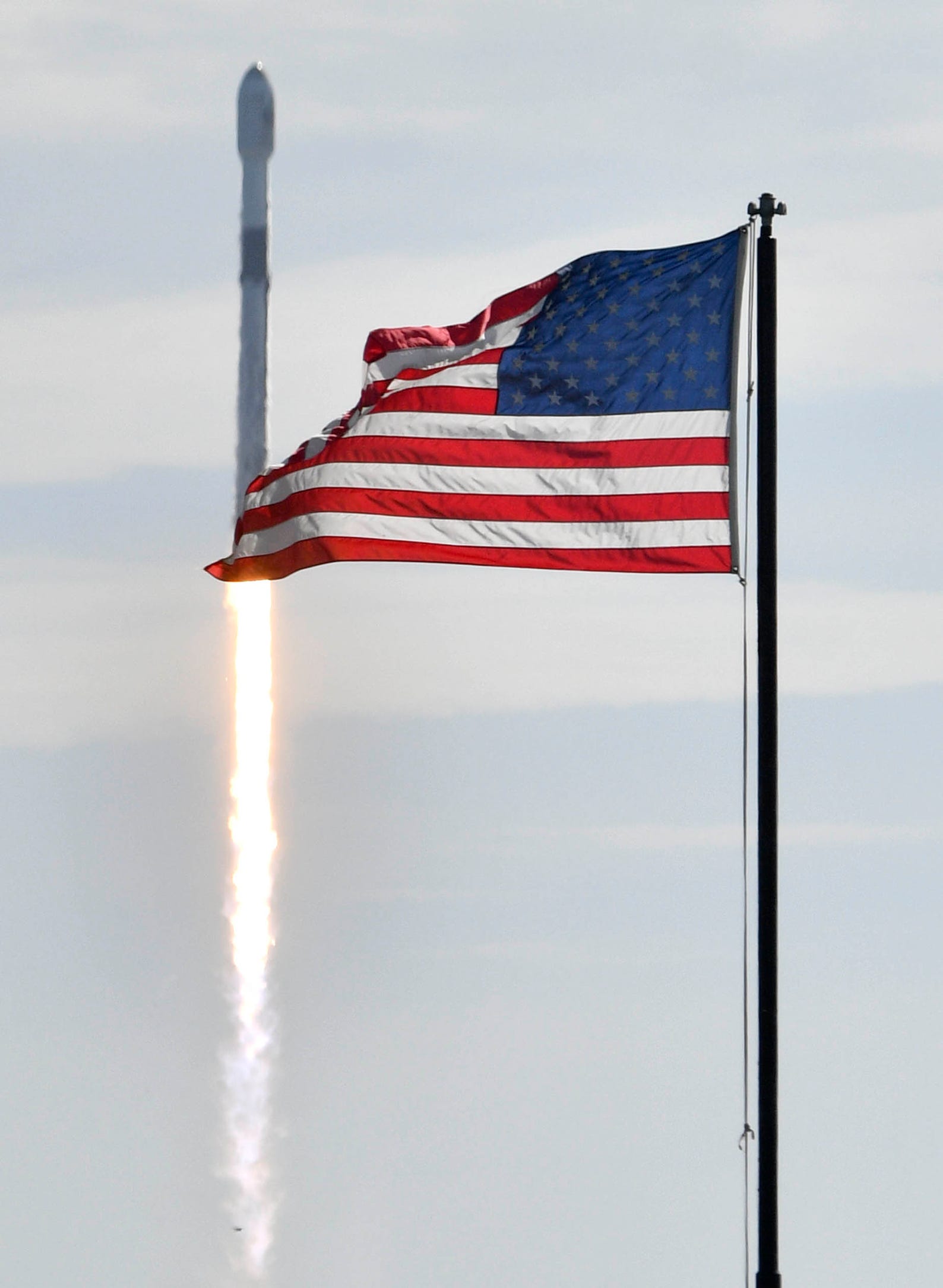 A SpaceX Falcon 9 rocket lifts off from Pad 39A at Kennedy Space Center, FL Sunday morning, July 24, 2022. The rocket is carrying 53 Starlink satellites. Craig Bailey/FLORIDA TODAY via USA TODAY NETWORK