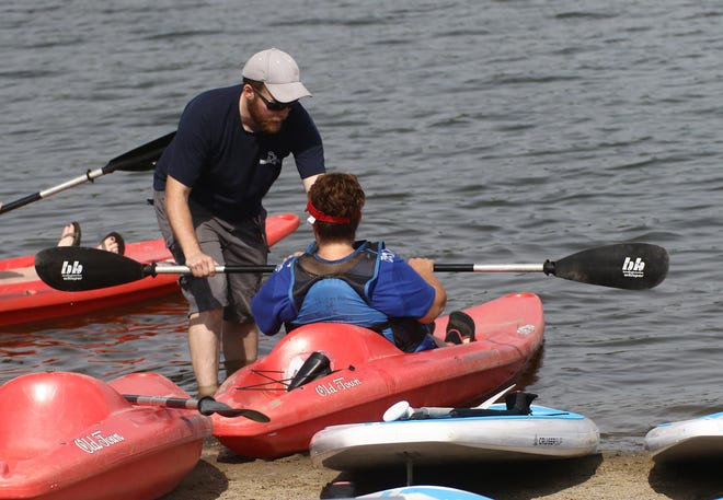 Stark Parks teaches kayaking, paddleboarding at Walborn Reservoir