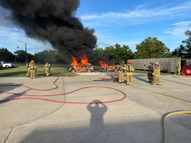 A total of 36 volunteer firefighters from the Galvez-Lake VFD, St. Amant VFD, and the 5th Ward VFD trained together on live vehicle fires.