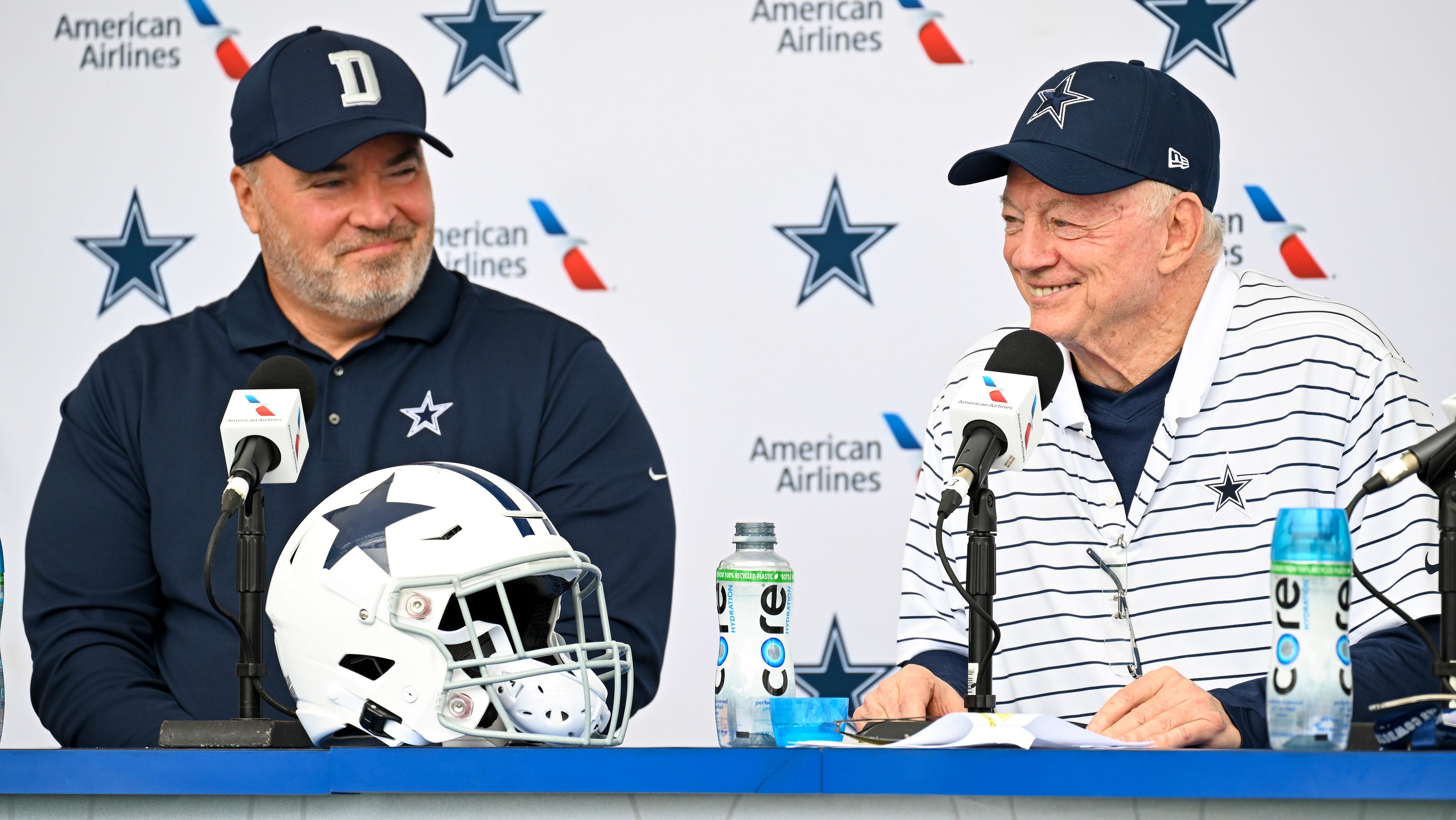 jerry-jones-explains-whether-dallas-cowboys-head-coach-mike-mccarthy-is-on-the-hot-seat