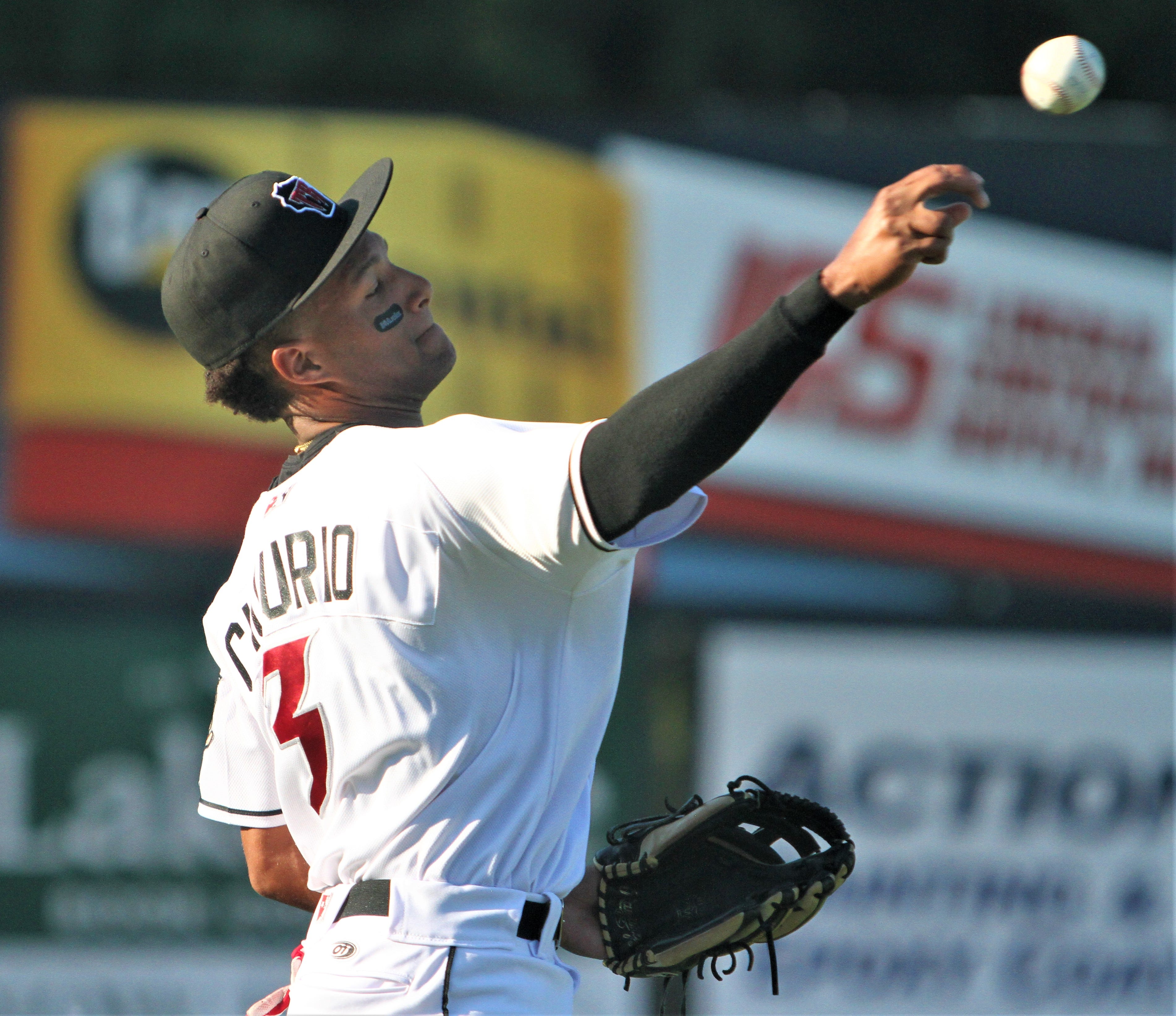 Brewers top prospect Jackson Chourio shines in Timber Rattlers debut