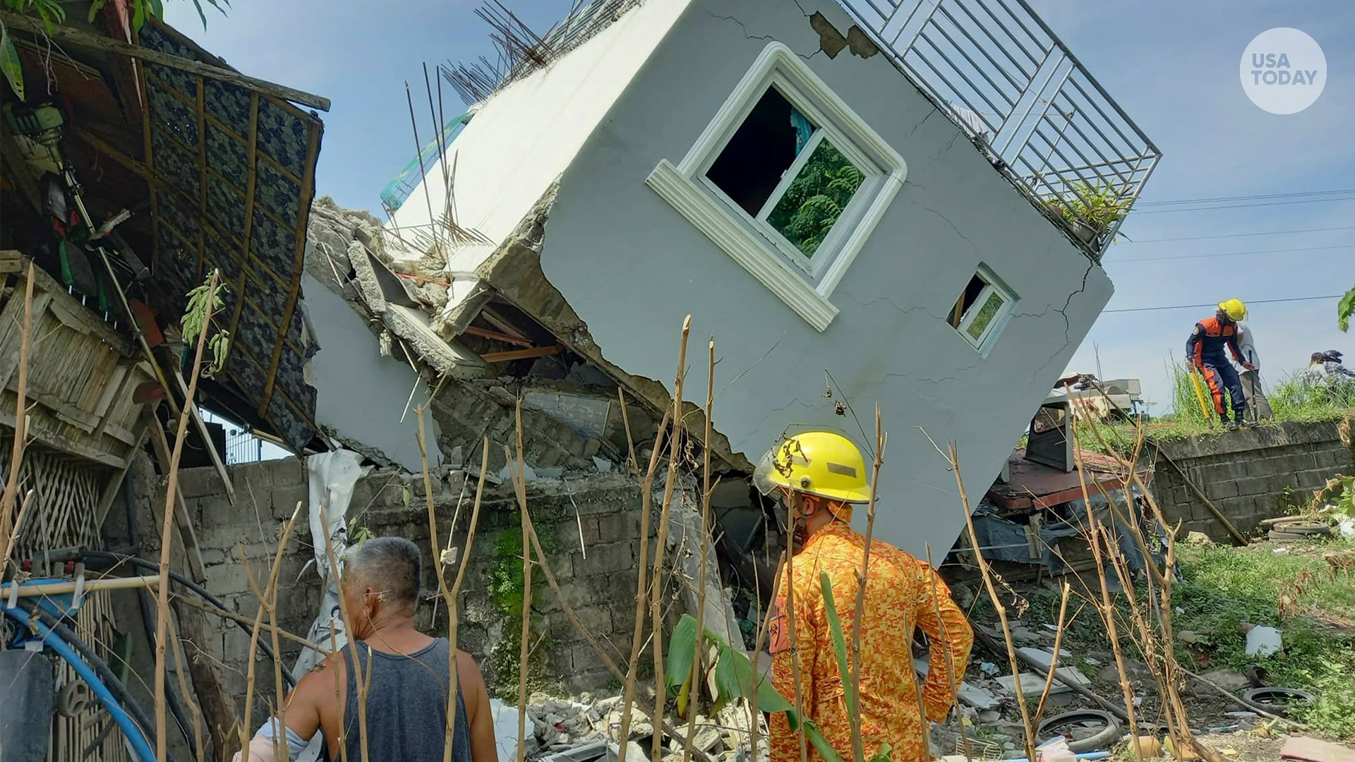 At least 4 dead, dozens injured after 7.0 magnitude earthquake rips through Philippines thumbnail