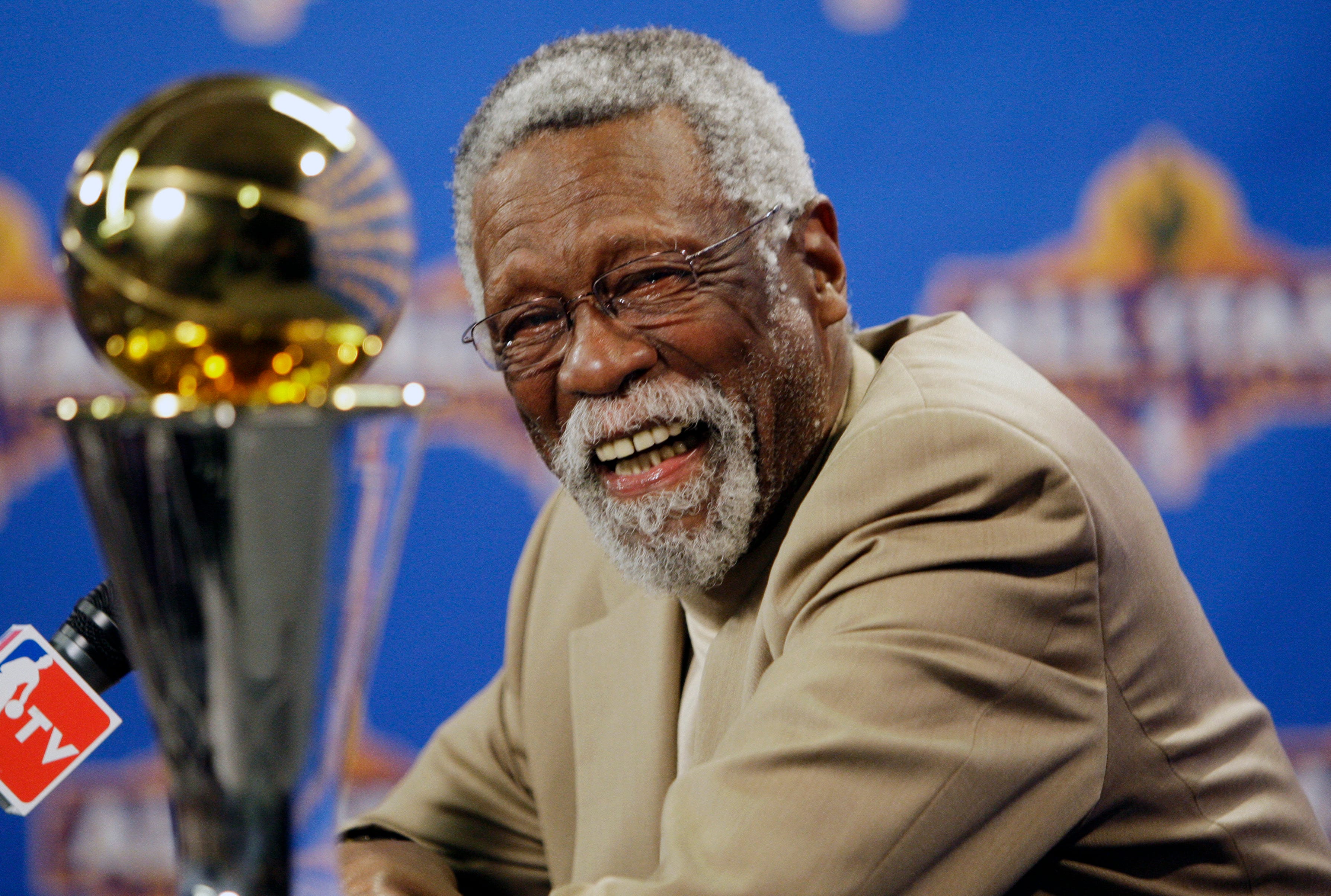 Tom Brady remembers interactions with Bill Russell: 'Really an imposing figure' thumbnail
