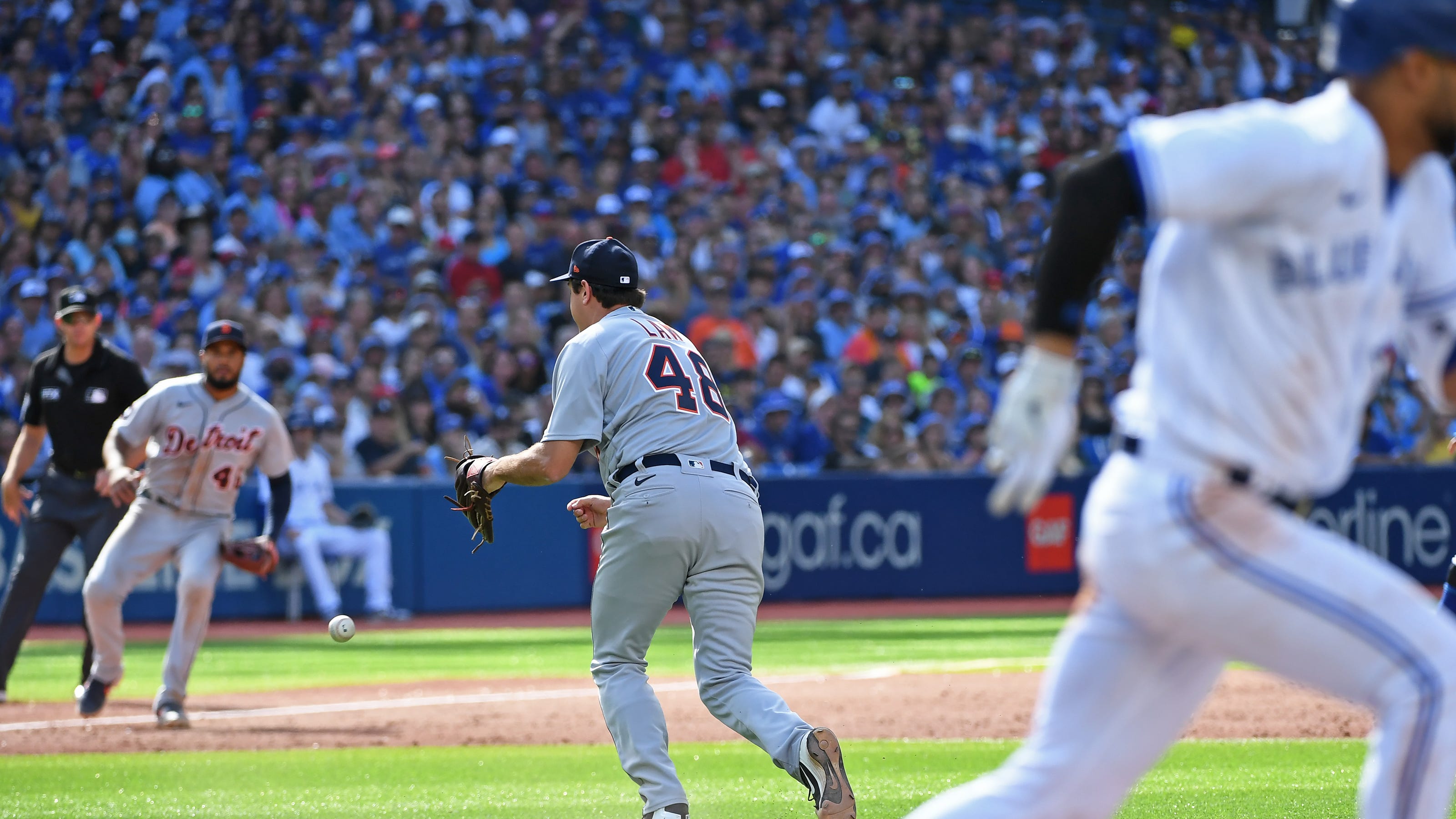 tigers-derek-law-pitches-historically-bad-inning-as-blue-jays-rally-to-win