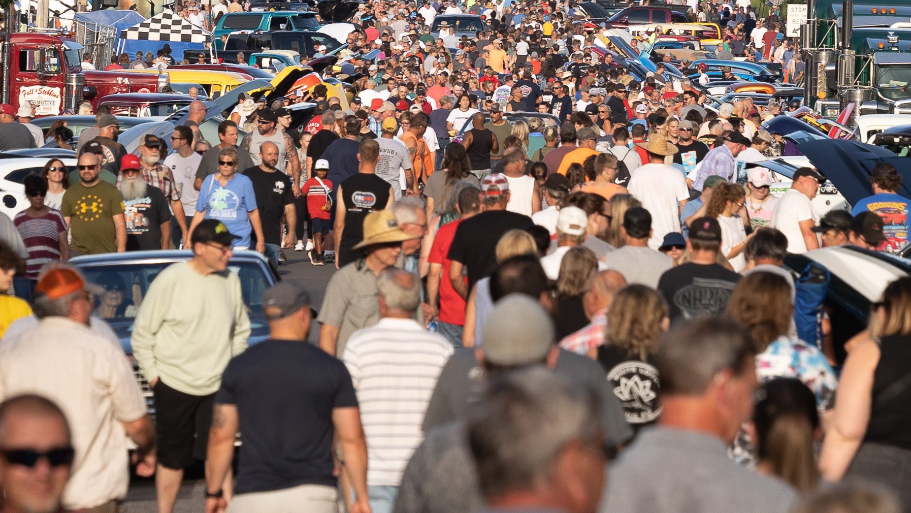 Eighth Annual car show draws crowds to downtown Ravenna