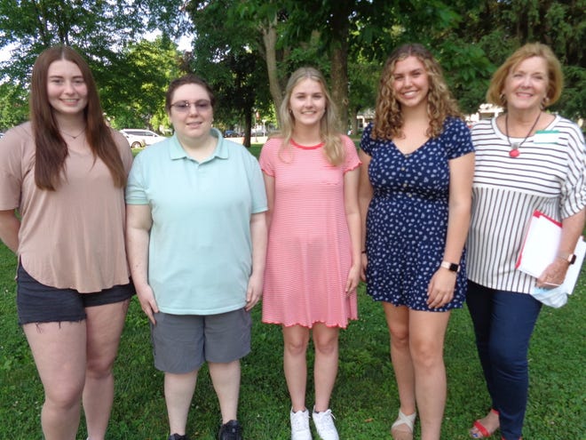Hammond-Henry Hospital Auxiliary scholarship recipients include, from left, Caitlyn Baele, Savannah Walker-Villela, Mara Lowe, Kaitlyn McKeag; photographed with Jan Sellman, at right, chairman of the Auxiliary Scholarship Committee. Other scholarships recipients who were not present for the photo are Lori Anderson, Jenna Cheek, Victoria Cocquit, Kristin Polowy, Keagan Rico and Mary Thomas.