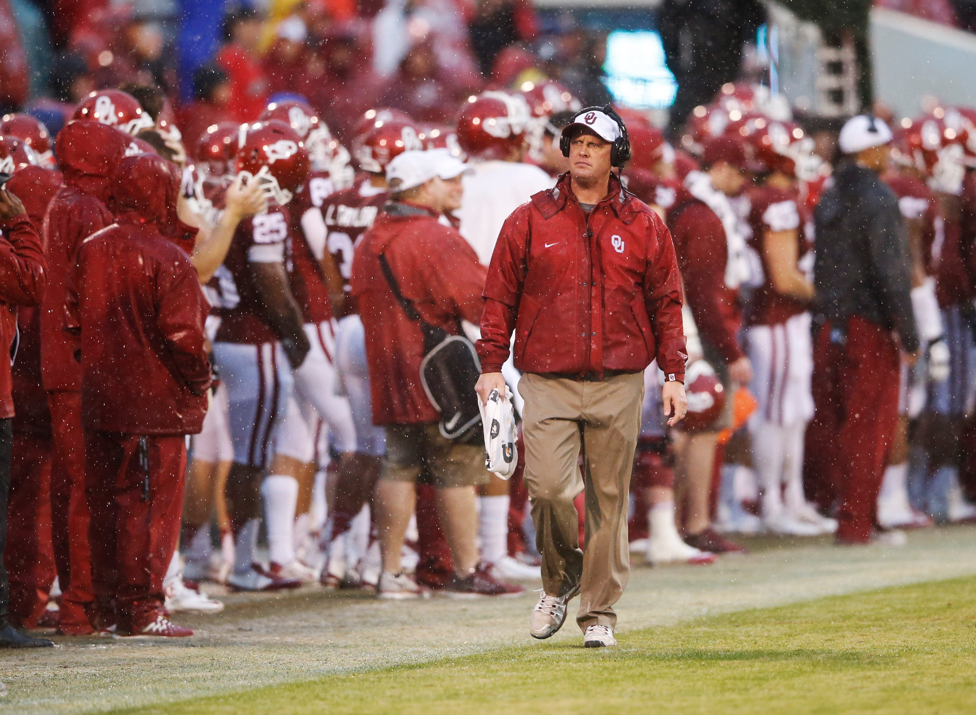 Cale Gundy: What we know after Oklahoma assistant resigned Cale Gundy: What we know after Oklahoma assistant resigned