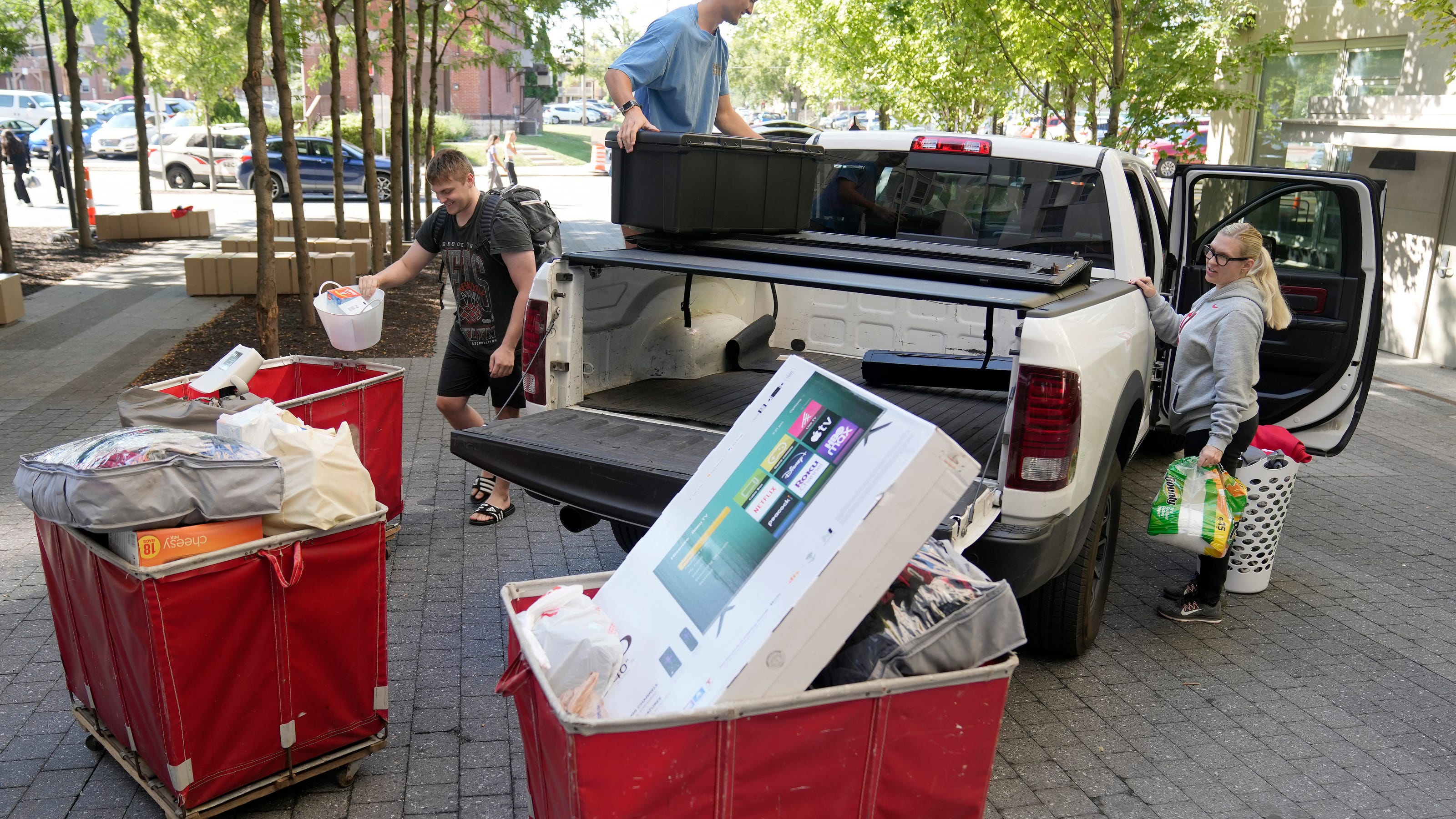 Ohio State students return to campus for movein week