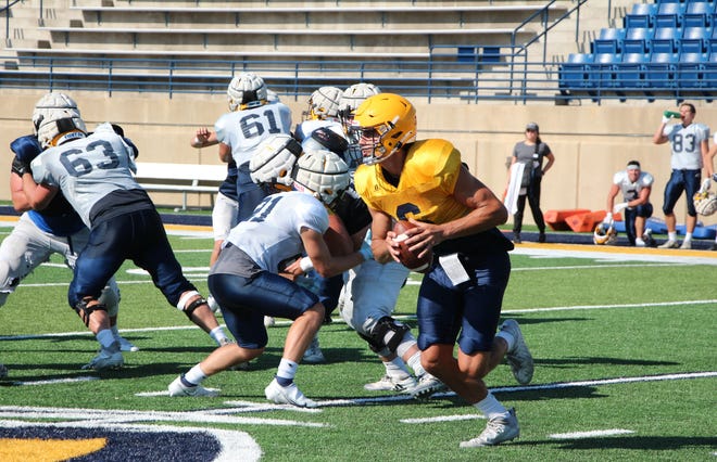 Casey Bauman threw for 284 yards and three touchdowns last week for Augustana.