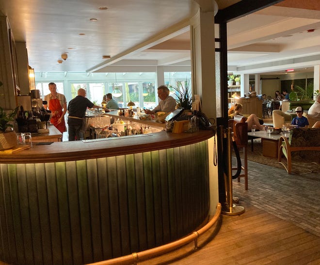 Frannie & the Fox Bar and Restaurant en el Emeline Hotel, Charleston.