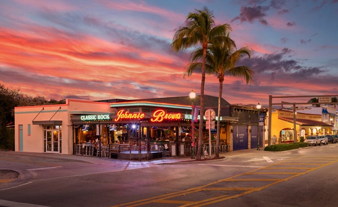 Johnnie Brown's ofrece un menú durante todo el día durante el mes de los restaurantes del centro de Delray Beach en septiembre.