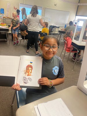 The 2022 MPS Spectacular Summer Semester included “Illustrating Children’s Books,” which was taught by Chantelle Steffens.