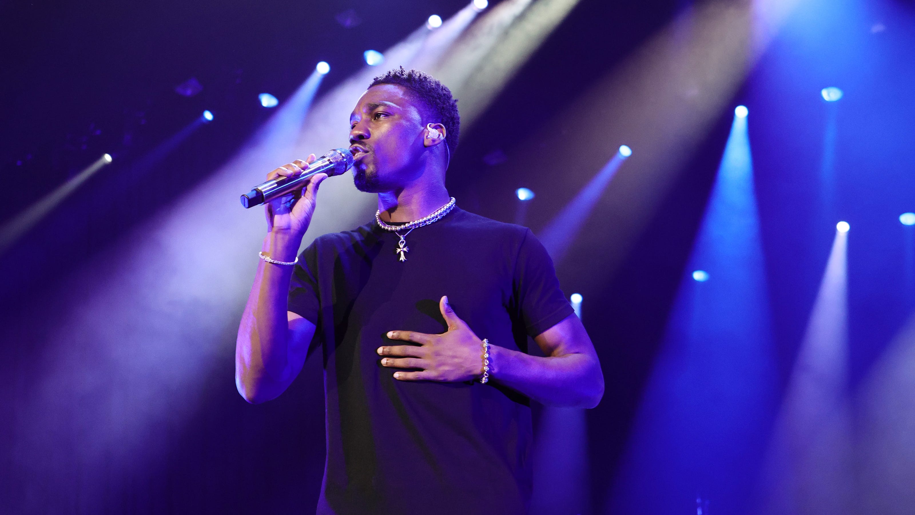 Giveon tour Give or Take behind the scenes 'I'm not big on parties'