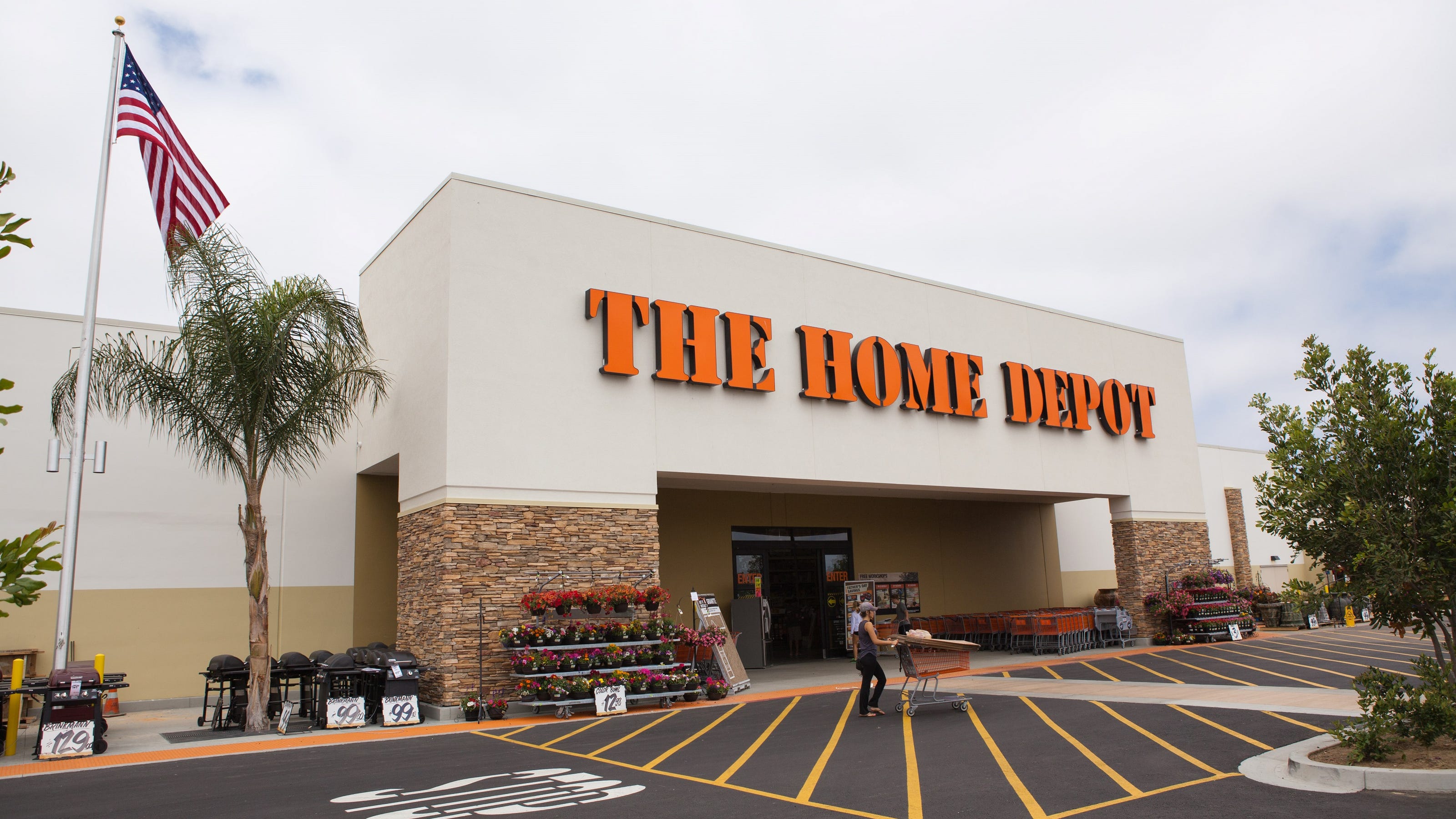 Fact check: False claim Home Depot donated $1.75M to Herschel Walker